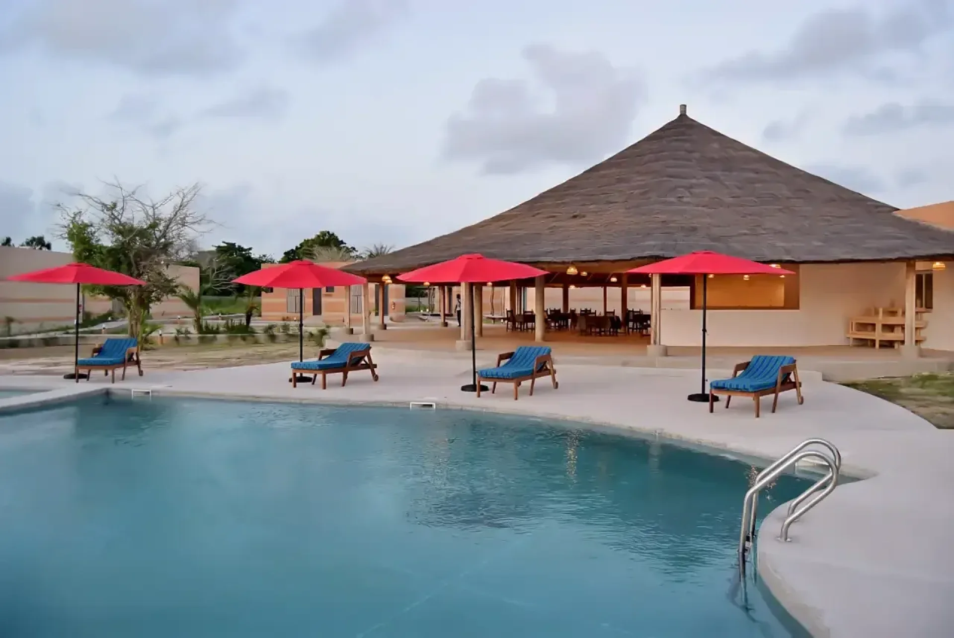 Photo 4 — King Baobab Lodge